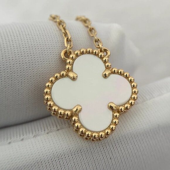 ✅Authentic Van Cleef & Arpels 18K Yellow Gold Necklace - Picture 9 of 12